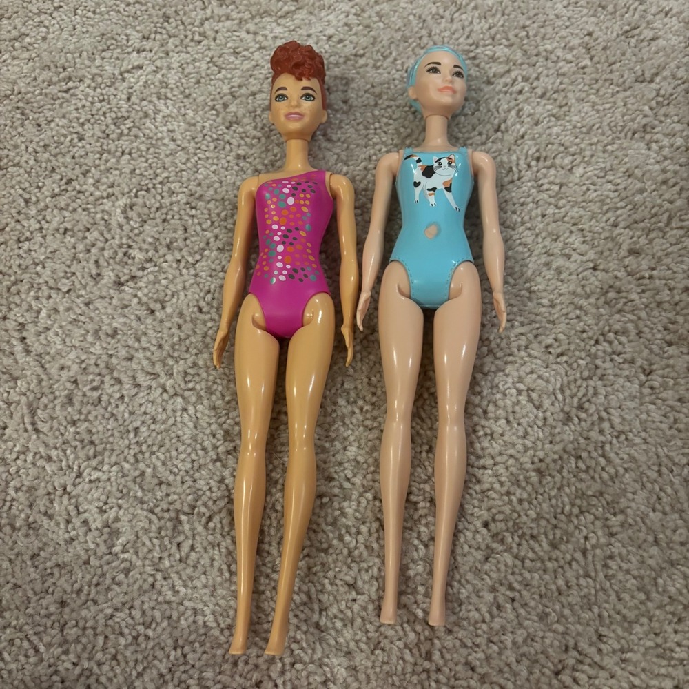 Barbie‎ Doll Lot of Two 2019 2020 Color Reveal Fashion Doll Mattel Swimsuit
